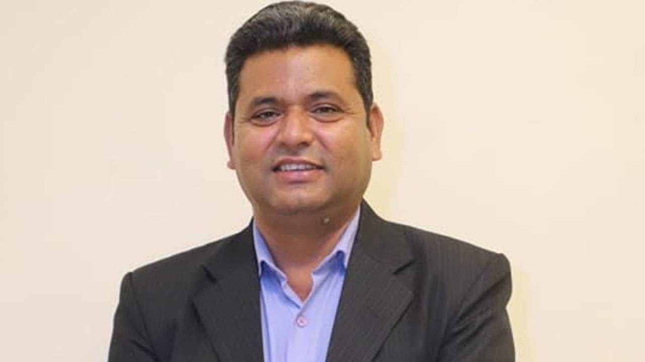 एमाले नेता निरज आचार्य भन्छन लोकतन्त्रमा जनादेश स्वेच्छाचारिताका लागि होइन एमाले नेता निरज आचार्य भन्छन लोकतन्त्रमा जनादेश स्वेच्छाचारिताका लागि होइन