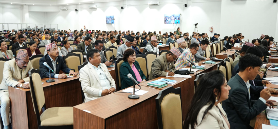 प्रतिनिधिसभा बैठक बस्दै ,प्रतिवेदनदेखि महत्वपूर्ण विधेयकसम्म छलफल
