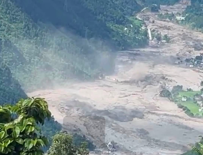 भोटेकोशी बाढी : मधेश प्रदेशका ३० जना सम्पर्कविहीन, दुई जनाको उद्धार भोटेकोशी बाढी : मधेश प्रदेशका ३० जना सम्पर्कविहीन, दुई जनाको उद्धार