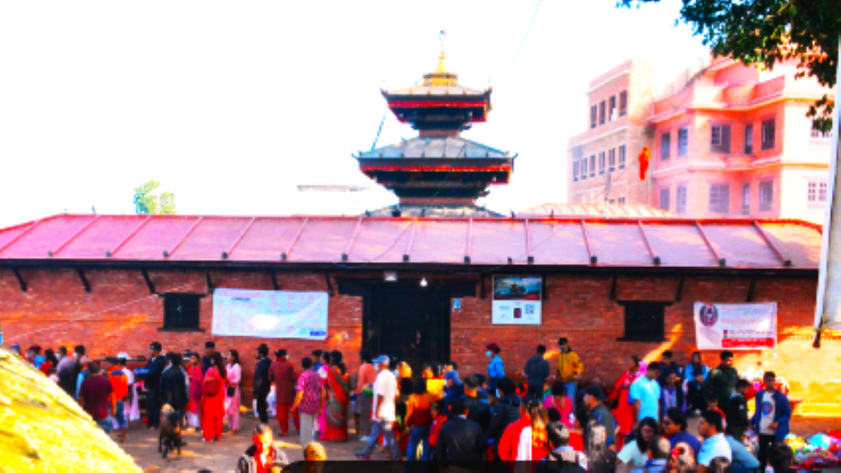 पलाञ्चोक भगवतीको मूर्तिमा ‘पसिना’ आएपछि तान्त्रिक विधिबाट क्षमा पूजा पलाञ्चोक भगवतीको मूर्तिमा ‘पसिना’ आएपछि तान्त्रिक विधिबाट क्षमा पूजा