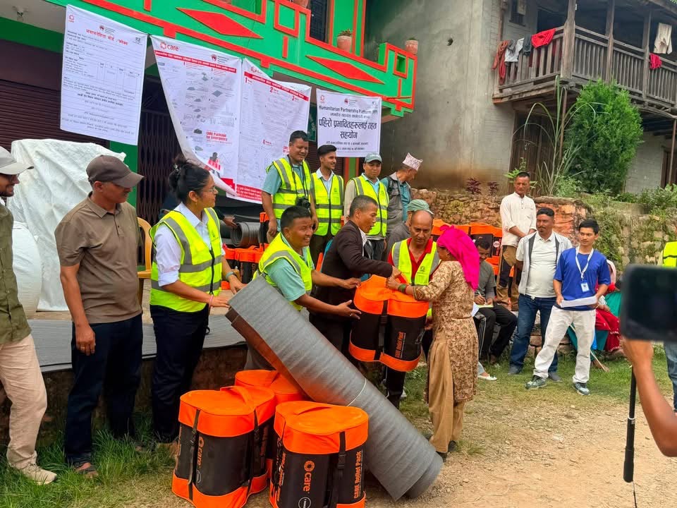 रिसाङका पहिरो प्रभावित ८८ घरधुरीलाई राहत सामग्री वितरण रिसाङका पहिरो प्रभावित ८८ घरधुरीलाई राहत सामग्री वितरण
