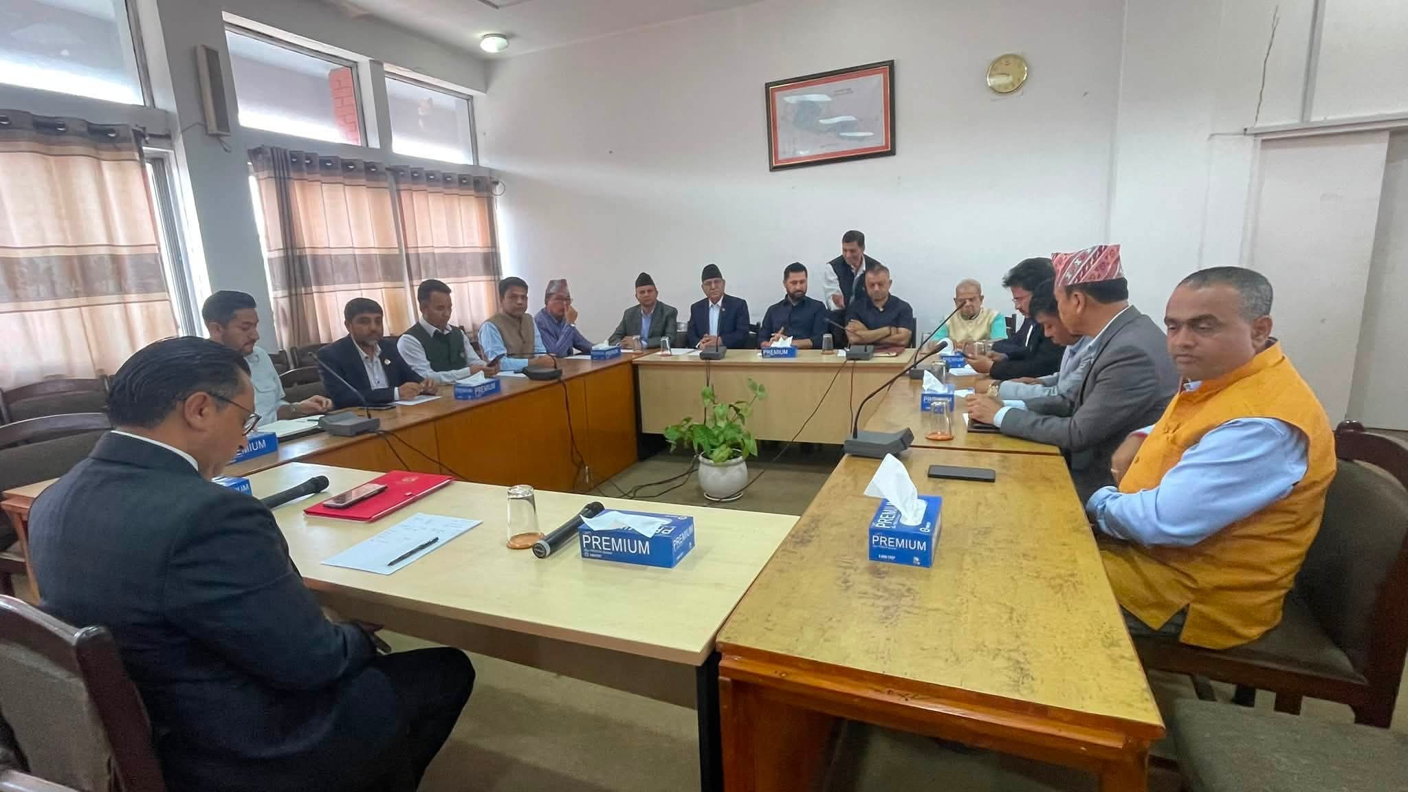 रास्वपा सभापति लामिछानेले बोलाको सर्वदलीय बैठक सुरु रास्वपा सभापति लामिछानेले बोलाको सर्वदलीय बैठक सुरु