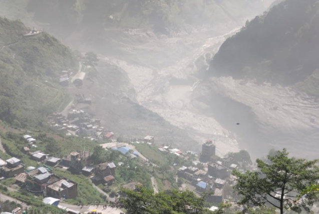 ताल पूरै खुलेन: अझै नेपालमा बाढीको त्रास ताल पूरै खुलेन: अझै नेपालमा बाढीको त्रास