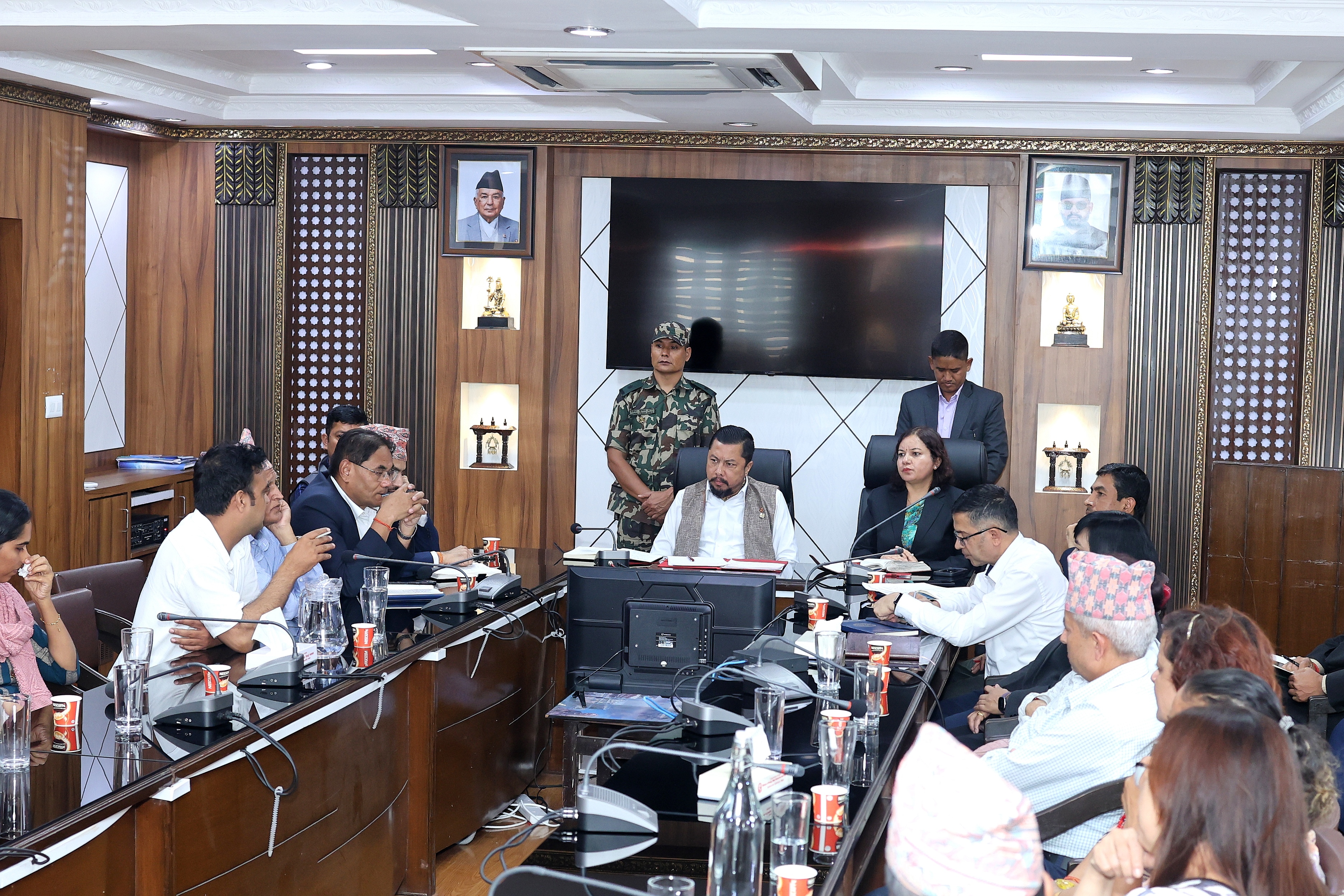 चिलिमेमा सम्पर्कविहीनको खोजी अन्तिम सम्भावनासम्म जारी राख्छौँ: मन्त्री श्रेष्ठ