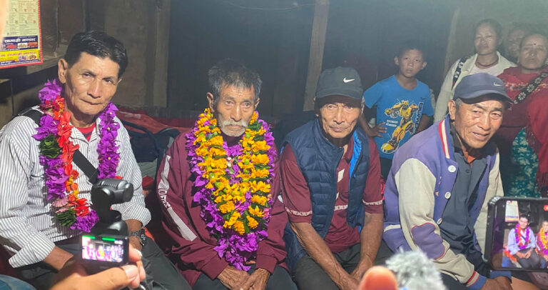 दग्नामका यामबहादुरको ५८ वर्षपछि पारिवारिक पुनर्मिलन दग्नामका यामबहादुरको ५८ वर्षपछि पारिवारिक पुनर्मिलन